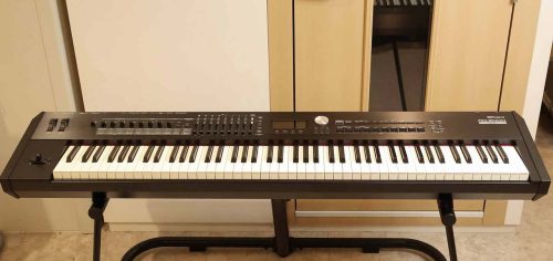 Roland RD-2000 EX — Stage Piano Đã Qua Sử Dụng