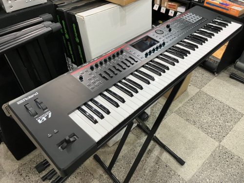 Roland Fantom-07 — Workstation 76 Phím Đã Qua Sử Dụng